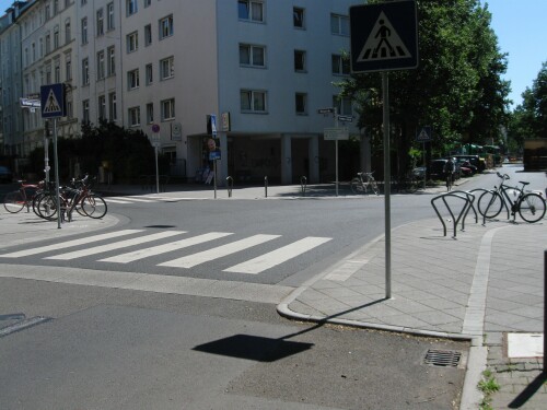 forderung-der-nahmobilitat-verkehrsberuhigung-bornheimer-landstrasse-frankfurt-am-main.jpg