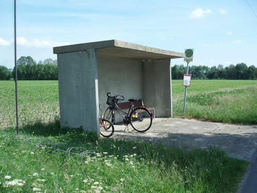 bushaltestelle-im-emsland.jpg
