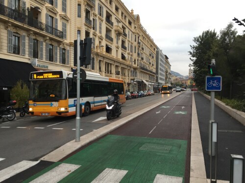 Radweg in Nizza an der Avenue Félix Faure