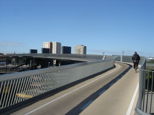 fussganger-und-fahrradbrucke-in-odense-5.jpg