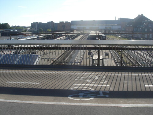 fussganger-und-fahrradbrucke-in-odense-6.jpg