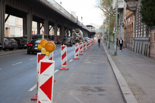 PopUp-Bike Lanes in Berlin, geschützte temporäre Radspuren als pandamieresilente Infrastruktur in Berlin zu Zeiten der Cororna Pandemie