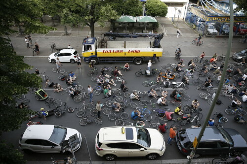 mahnwache-fur-getoteten-radfahrer-in-berlin-juni-2017.jpg