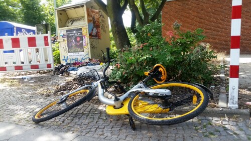 obike-leihrad-neben-mull-2.jpg