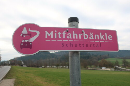 hinweisschild-mitfahrbankle.jpg