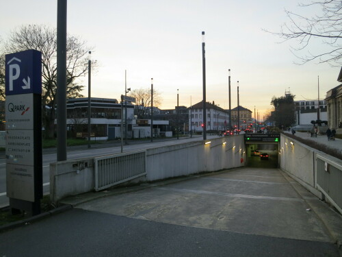 tiefgarageneinfahrt.jpg