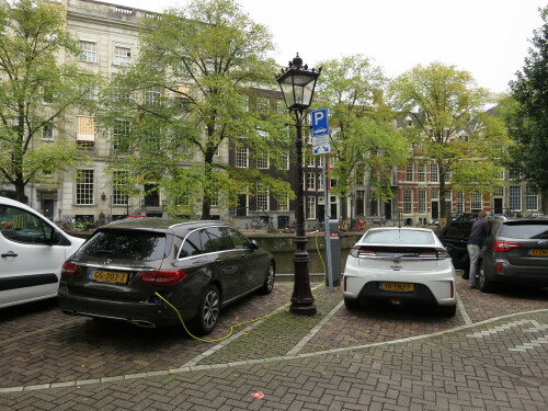 elektro-ladesaule-fur-kfz-in-amsterdam.jpg