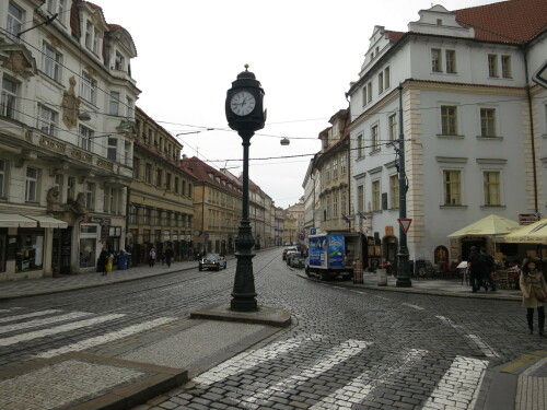 uhrturm-in-prag.jpg