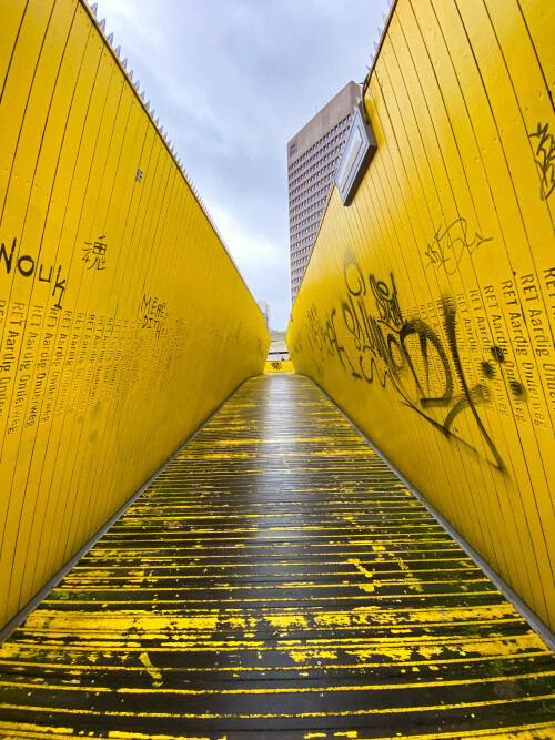 crowdsourced-luchtsingel-brucke-rotterdam.jpg