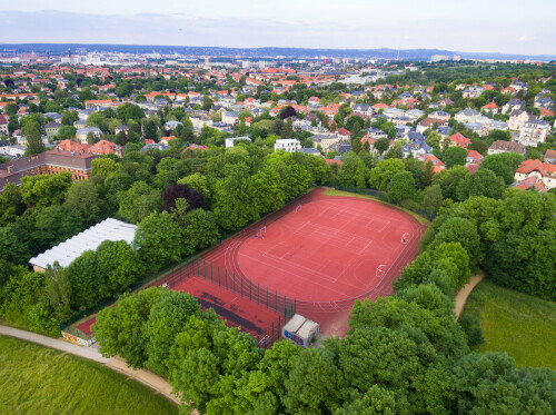 sportplatz-aus-der-luft.jpg