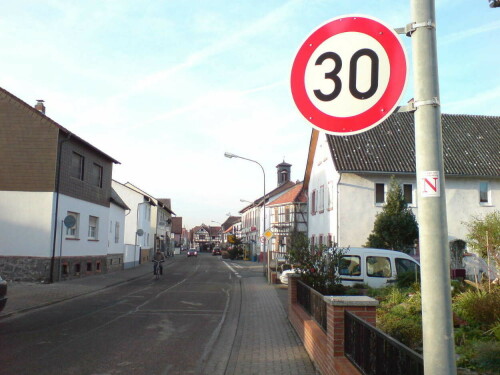 bensheim-schwanheim-ortsdurchfahrt-l3345-mit-tempo-30.jpg