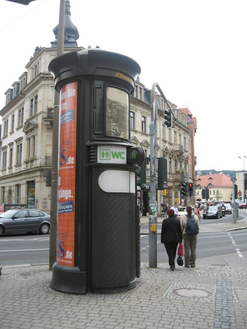 dresden-automatiktoilette-bauart-retro-an-der-ecke-loschwitzer-str-naumannstr-2008.jpg