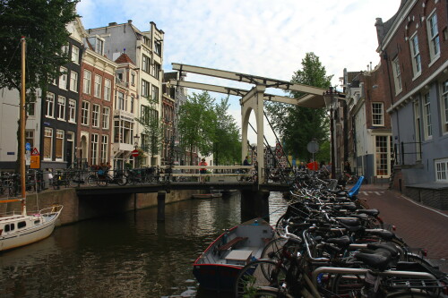 grachten-in-amsterdam-klappbrucke-staalmeestersbrug-13.jpg