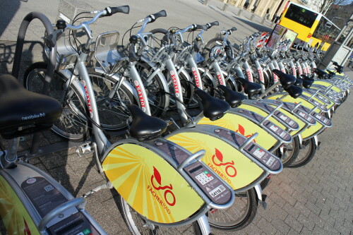 karlsruhe-station-des-fahrradverleihsystems-facherrad-am-hauptbahnhof.jpg