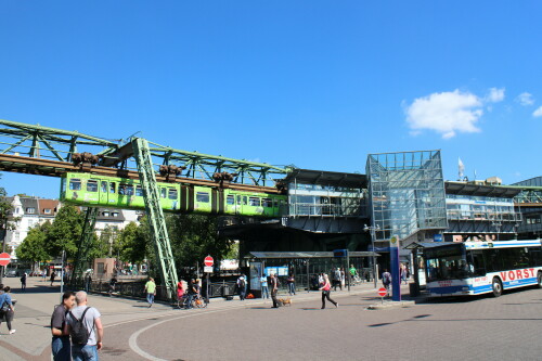 schwebebahn-wuppertal-station-oberbarmen-bahnhof-2016.jpg