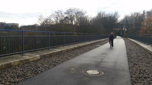 der-radweg-rheinischer-esel-quert-die-bahnstrecke-elberfelddortmund.jpg