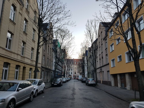 die-takustrasse-in-koln-vor-der-umgestaltung-mit-blickrichtung-subbelrather-strasse.jpg