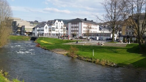 freitreppe-an-der-ruhr-in-meschede-sauerland.jpg