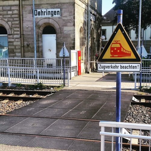 Zugverkehr beachten in Öhringen