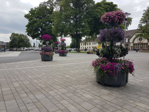 blumenschmuck-auf-dem-bahnhofsvorplatz-in-schwerte.jpg