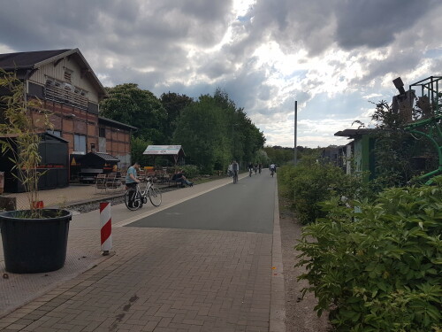 die-nordbahntrasse-im-wuppertal-vor-der-utopiastadt-1.jpg