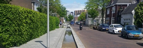 die-roombeek-zieht-sich-durch-das-ganze-stadtviertel-enschede-roombeek-nl.jpg