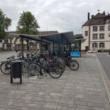 drei-typen-von-radabstellanlage-vor-dem-schwerter-bahnhof