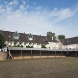 kleiner-markt-als-zentrum-der-margarethenhohe-in-essen