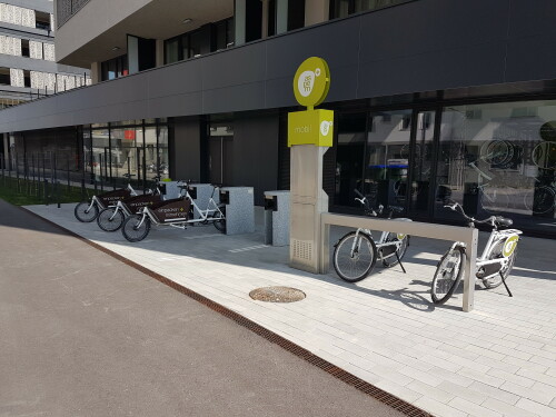 bikesharing-station-in-der-wiener-seestadt-aspern-mit-lastenradverleih.jpg