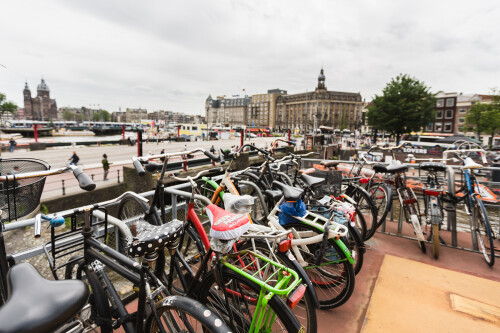 fahrradparkhaus-amsterdam-centraal.jpg