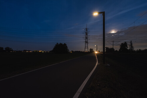 gedimmte-dynamische-beleuchtung-an-radschnellweg.jpg