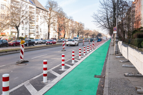 geschutzte-radfahrstreifenprotected-bike-lane.jpg