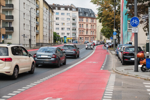 radfahrstreifen-mit-freigegebenem-linienverkehr.jpg