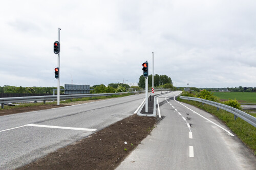 neue-einengung-bestandsbrucke-mit-lsaampel-fur-zweirichtungsradweg.jpg