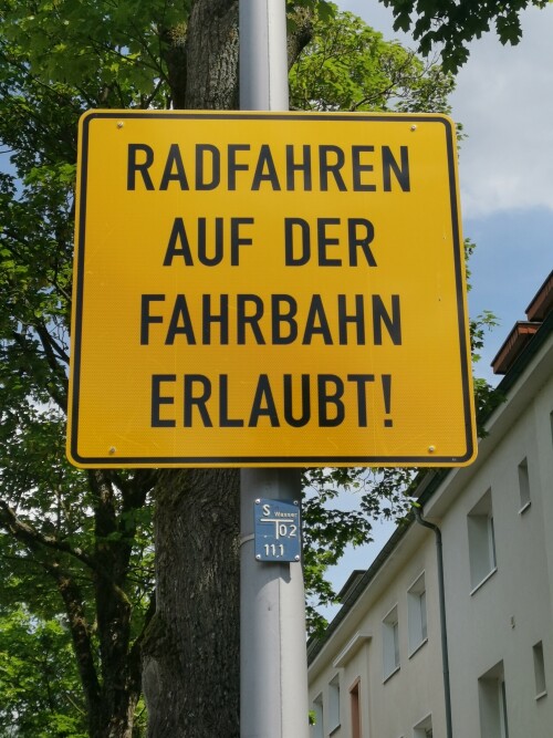 schild-radfahren-auf-der-fahrbahn-erlaubt-muenster.jpg