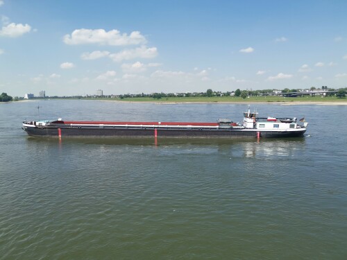 binnenschiff-rhein-duesseldorf.jpg