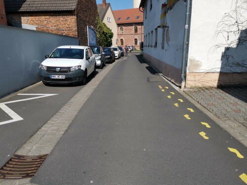 markierung-fussspur-schulweg.jpg