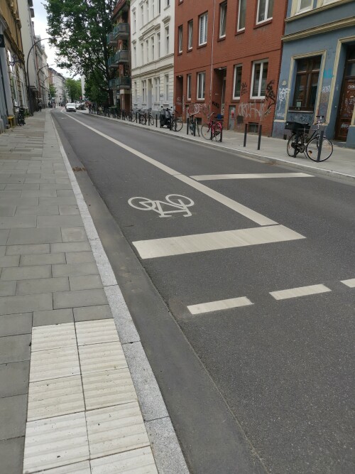 radfahrstreifen-hamburg-altona.jpg