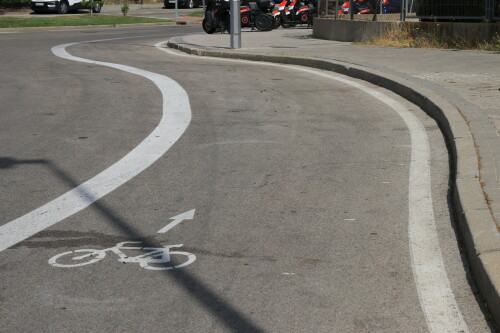 Bike lane - roundabout