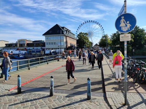 Fußbrücke in Warnemünde