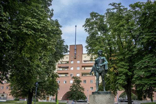 Karl-Marx-Hof-housing-complex-and-the-longest-single-residential-buildings-in-the-world.-Photo-06.08.2023-18.41-pm.jpeg