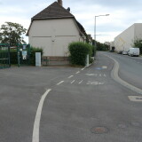 IMG_5183__Zweirichtungsradweg_Hafenstrasse_Kassel_Einfahrt_und_Engstelle_Bild_Dirk_Schmidt_07_2023