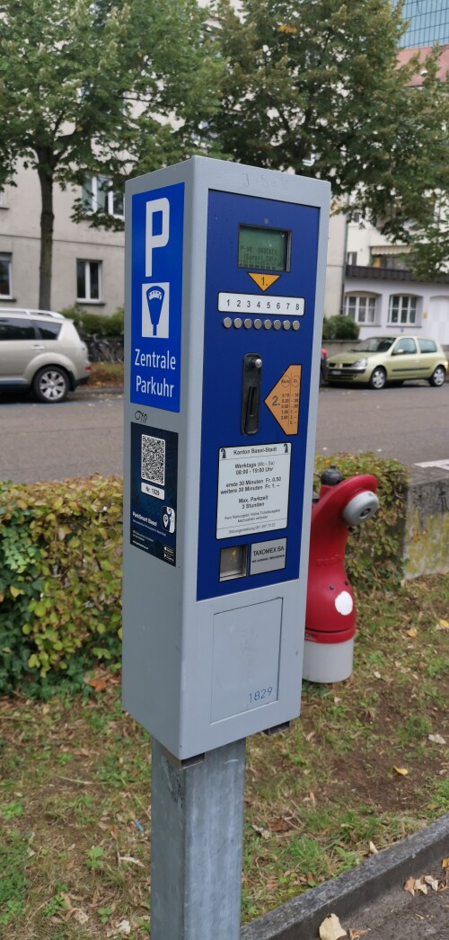 zentrale-parkuhr-basel.jpg