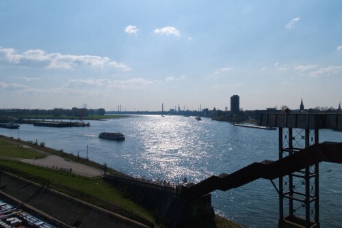 Blick-uber-den-Rhein-22.03.26.jpeg